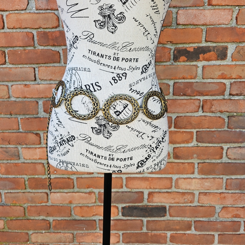 Vintage Y2K Brass-Tone Circle Link | Bold Adjustable Statement Chain Belt.